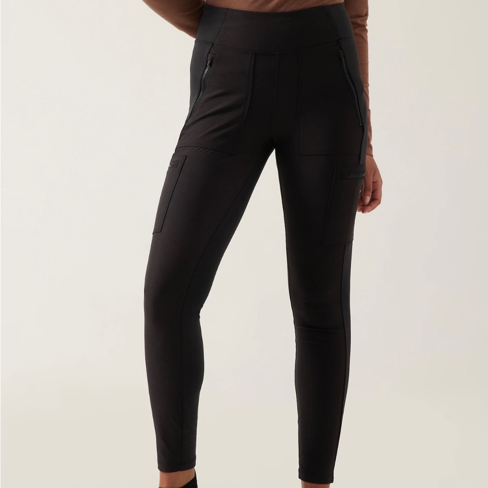 NWT Athleta Headlands Hybrid Cargo Tight Size 6
